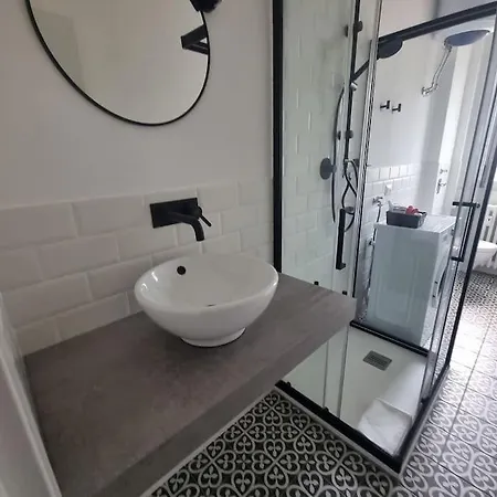 Apartment New In Lively Area