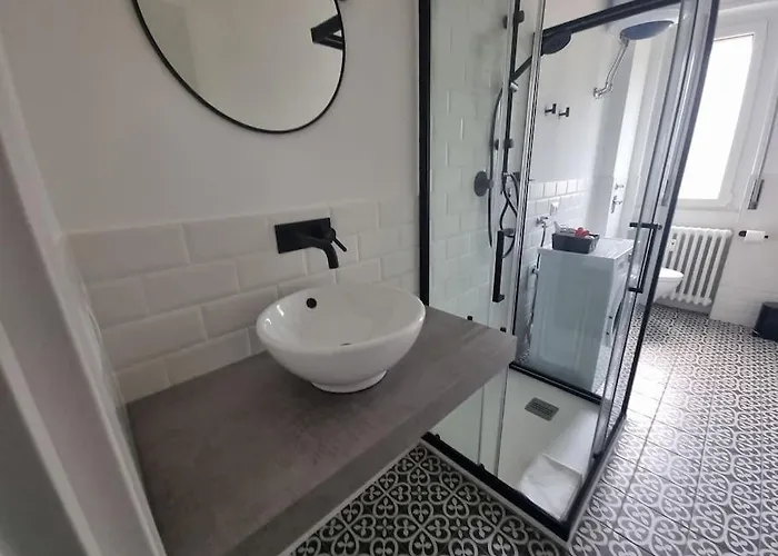 Apartament New In Lively Area